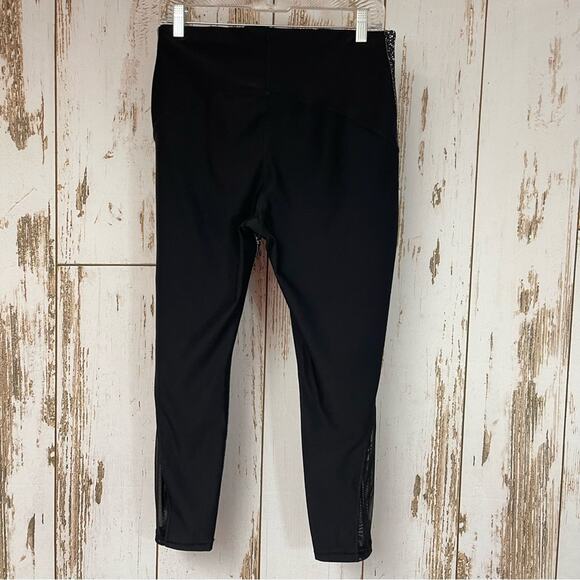 Xersion, Mesh Capris. Size Large. In excellent condition! - Picture 3 of 6